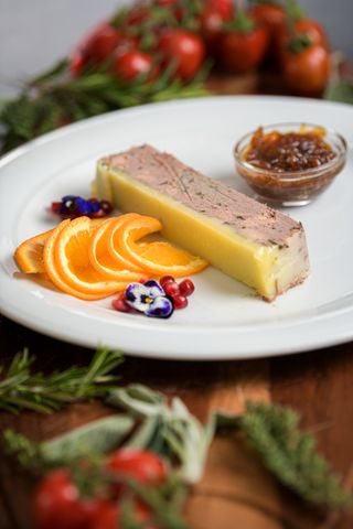 Terină de raţă cu dulceaţă de arpagic