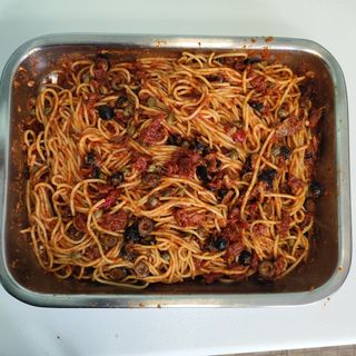 Espaguetis putanesca