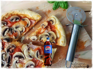 Duża Capricciosa 42 cm + Pepsi 500 ml