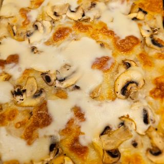 Funghi 4 formaggi   teglia 1/4 per una persona