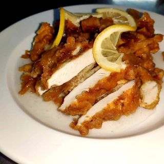 Pollo Crujiente Con Salsa Limón