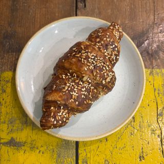 Croissant salato vuoto bretzel