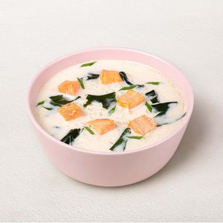 Сreamy salmon soup