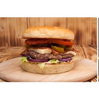 Bbq Chicken & Bacon Cheeseburger