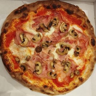 Pizza De Jamón Y Champiñones (28 Cm. A 30 Cm. Aprox.)