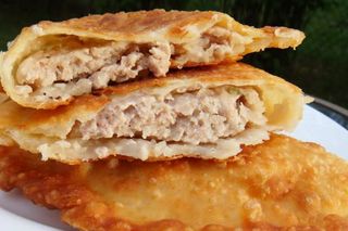 Чебурек з м'ясом 