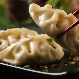 Gyozas (6 uds.)鸡肉饺子