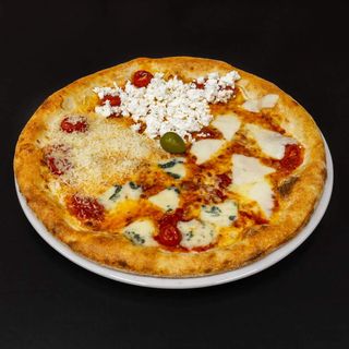 Pizza Quattro Formaggi