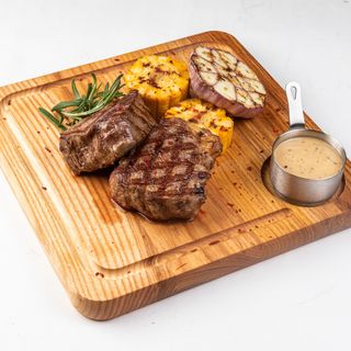 Медальоны из говядины