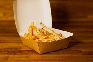 Pyry z sosem serowym