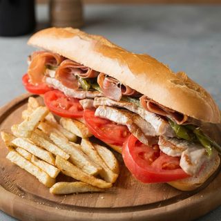 Bocadillo Serranito De Cerdo
