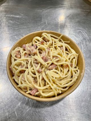 Spaghetti a la carbonara