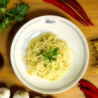 SPAGHETTI AGLIO E OLIO