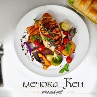 Хрупкави пилешки пръчици с млечно -чеснов сос (250г)