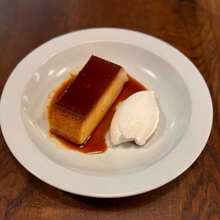 Flan casero con nata