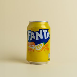 Fanta Limón lata 330ml.