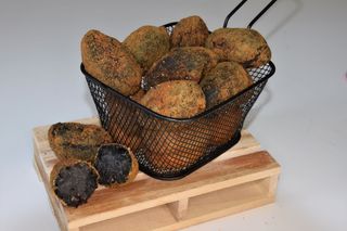 Croquetas Fritas De Calamar En Su Tinta (4 Uds.)