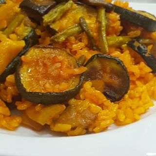 Paella de verduras (ración)