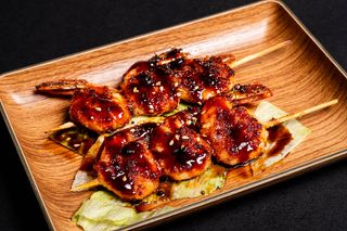 157. Spiedini di gamberi alla piastra