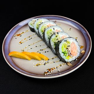 Futomaki grillowany łosoś MOWI
