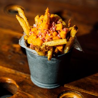 Batata com Queijo Cheddar e Bacon