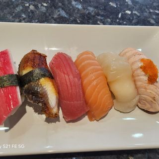 Nigiri de variados 6 uni