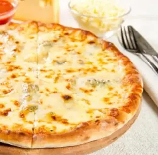 Pizza Quatre Fromages 