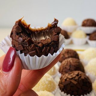 Brigadeiro de chocolate ( 6 unidades )