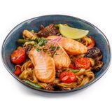 Рисова локшина з лососем