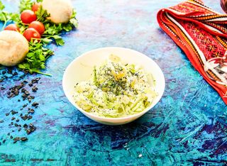 Salată de varză albă cu mărar