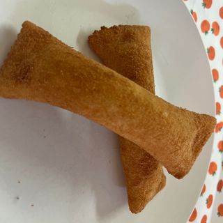 Enrolado de Salsicha com Queijo