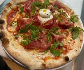 Pizza burrata