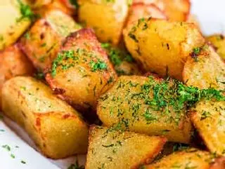 Запечени картофи със спанак и сирене (350гр)