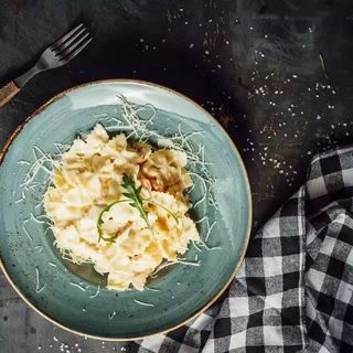 Фарфалле с креветками в сливочном соусе