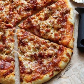 პიცა ბეკონით პატარა