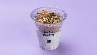 Chia pudding with granola - 370 Kcal