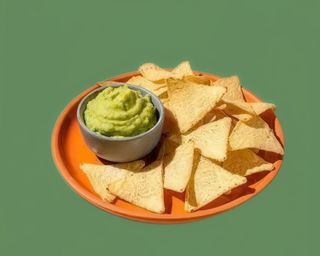 Totopos y Guacamole