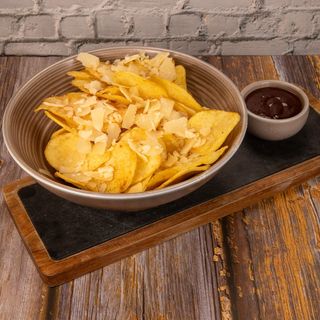 Хрупкав чипс с BBQ сос и пармезан /250 гр/