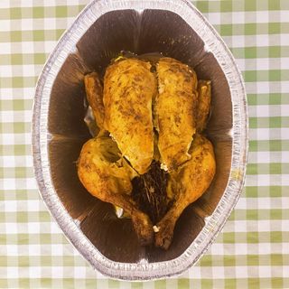 PACK DOMINGO " 1 POLLO  + ALLIOLI + BRAVAS +2 BEBIDAS"