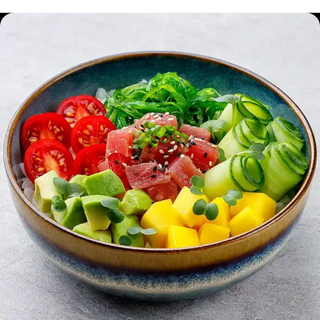 Гавайський ахі поке з тунцем