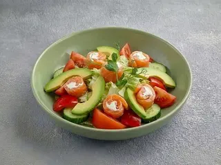 Салат з лососем (250g)
