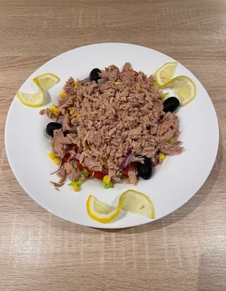 Salată cu ton