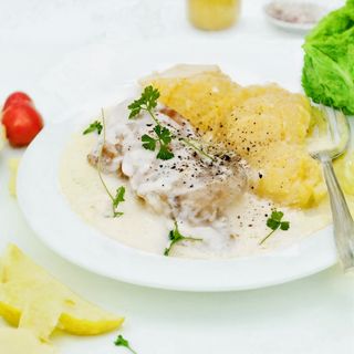 Ciulama de pui cu ciuperci și mămăliguță