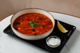 Мʼясна солянка