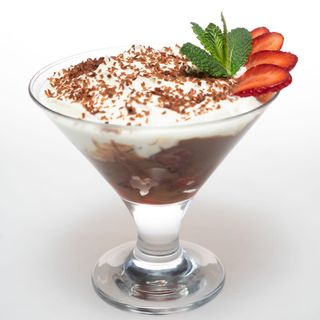 Крем Маскарпоне със сезонни плодове 