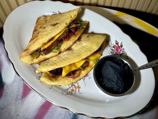 ЧІЗ-ПІТА З ШАШЛИКОМ (430g)