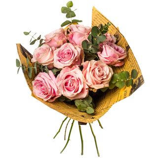 Buchet cu 9 trandafiri roz si eucalipt