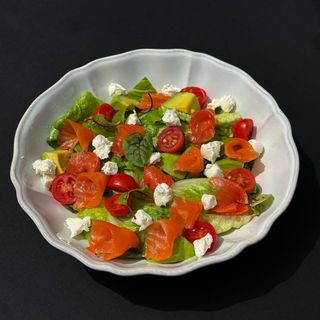 Салат з лососем 