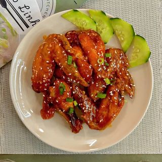 Hot & Buttery Chicken Wings