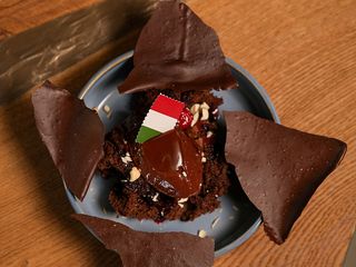 Розібраний шоколадний торт з місо карамеллю (160g)